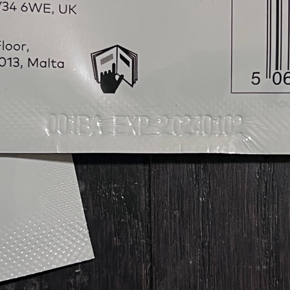 New lot of 10 CurrentBody Skin Led Light Therapy Hydrogel Face Mask - Picture 3 of 3